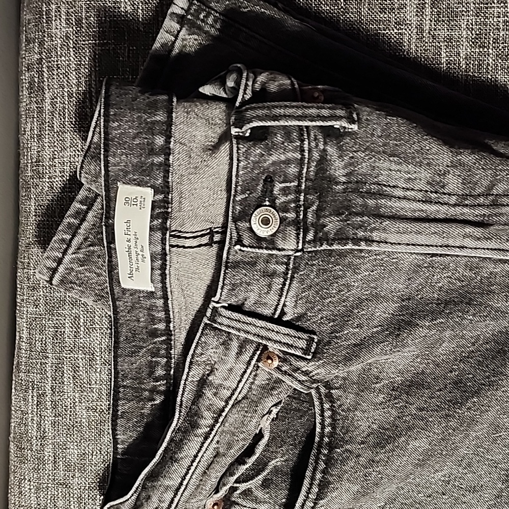Abercrombie & Fitch The Vintage High Rise Straight Jeans Premium Denim